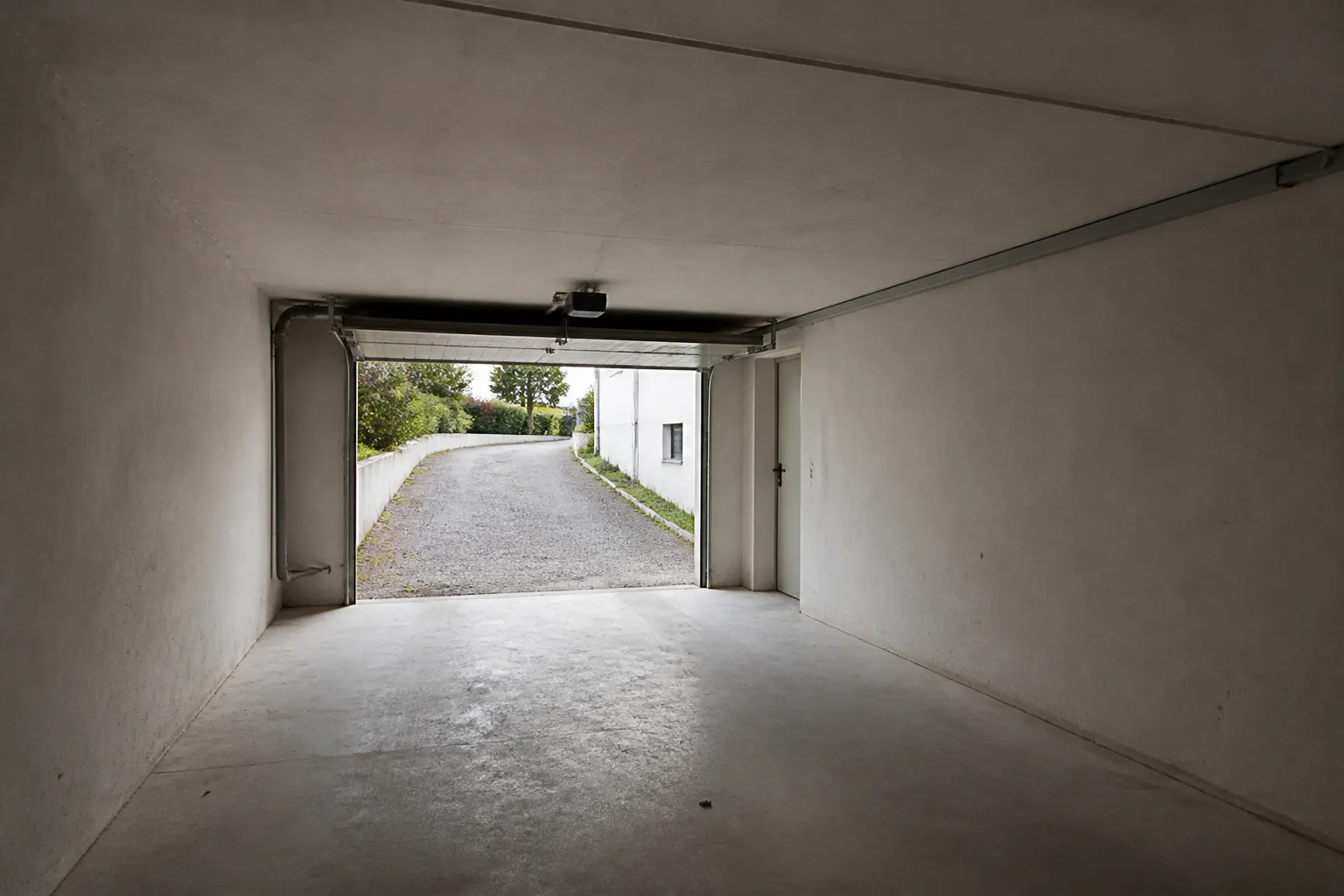 Garage en sous-sol d’une maison individuelle