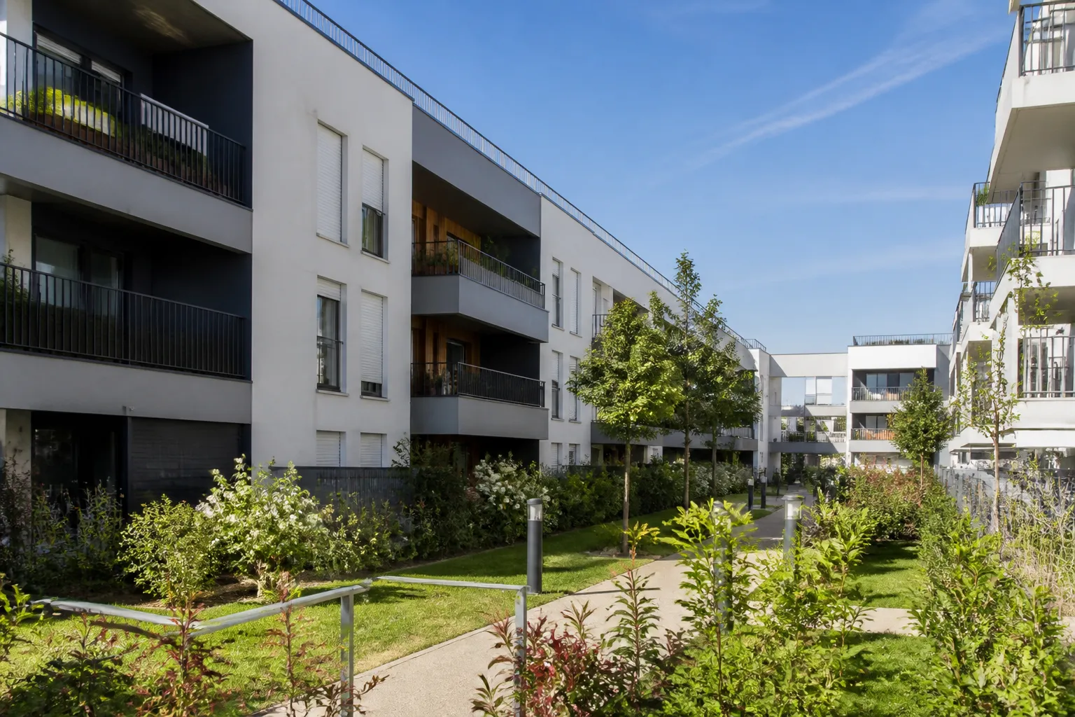 Résidence de petits immeubles récents