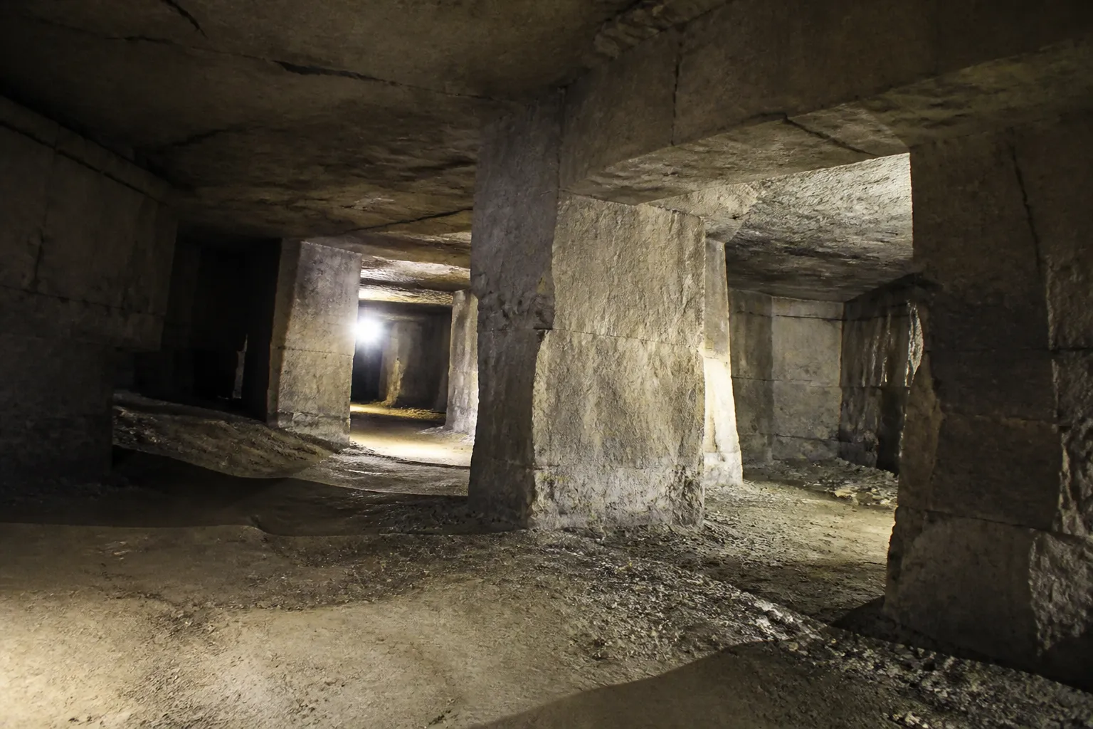 Galerie d’une ancienne carrière souterraine de calcaire
