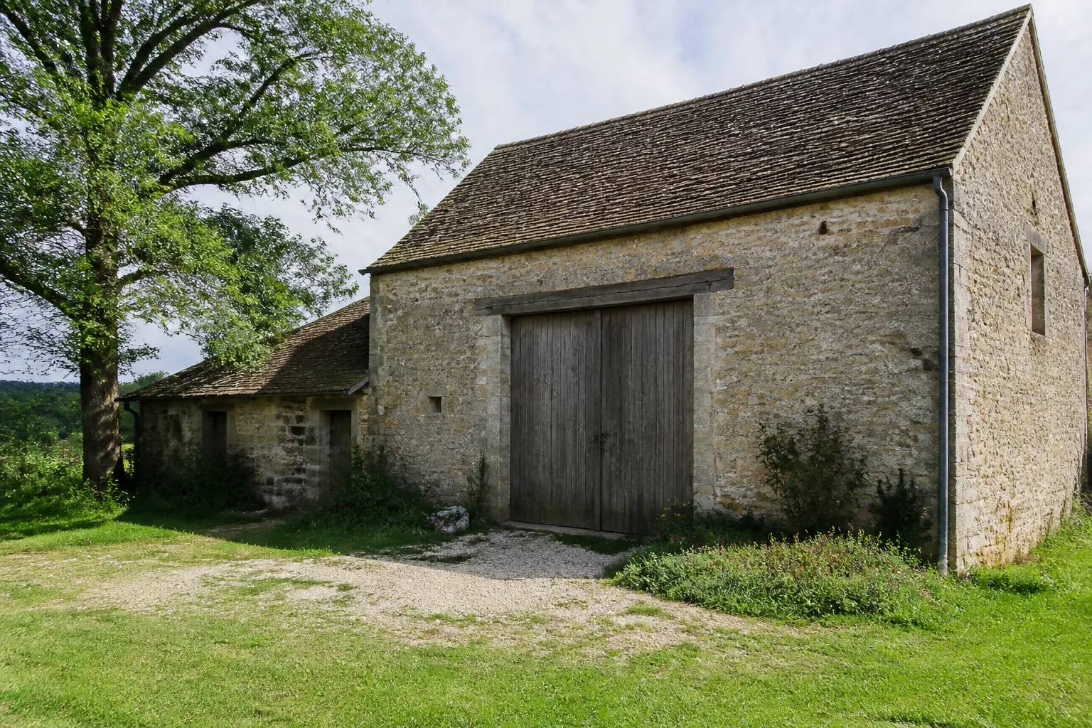 Grange en pierre à transformer en logement