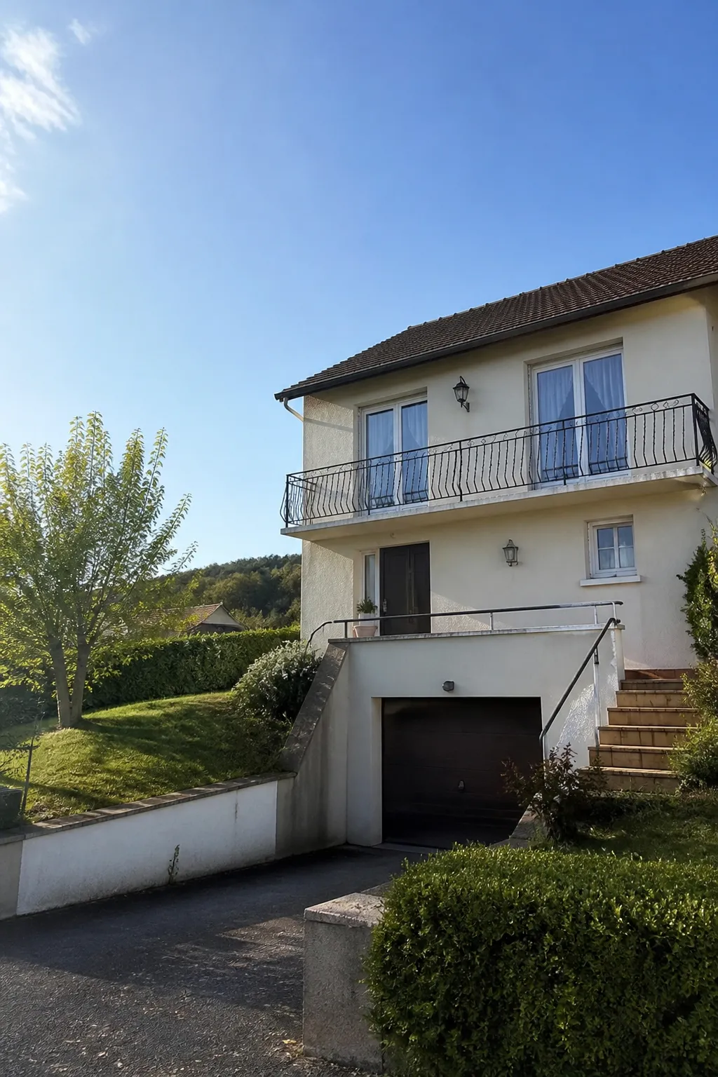 Maison individuelle avec sous-sol et jardin avant un achat à Lingolsheim