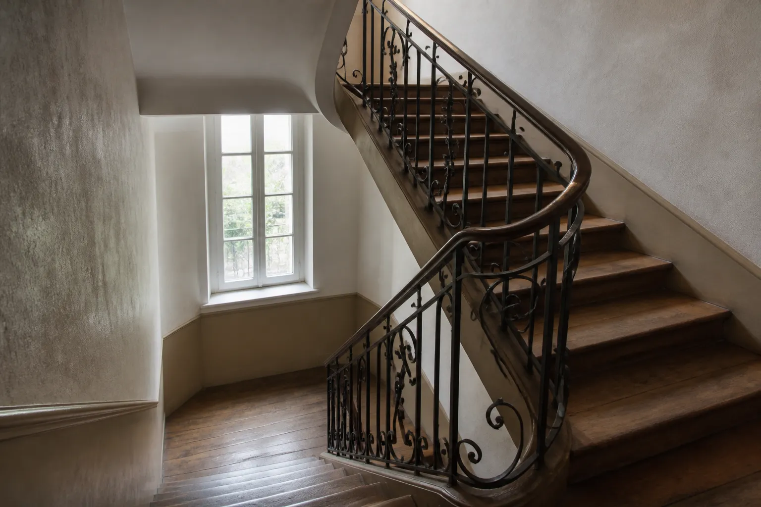 Cage d’escalier d’un immeuble ancien