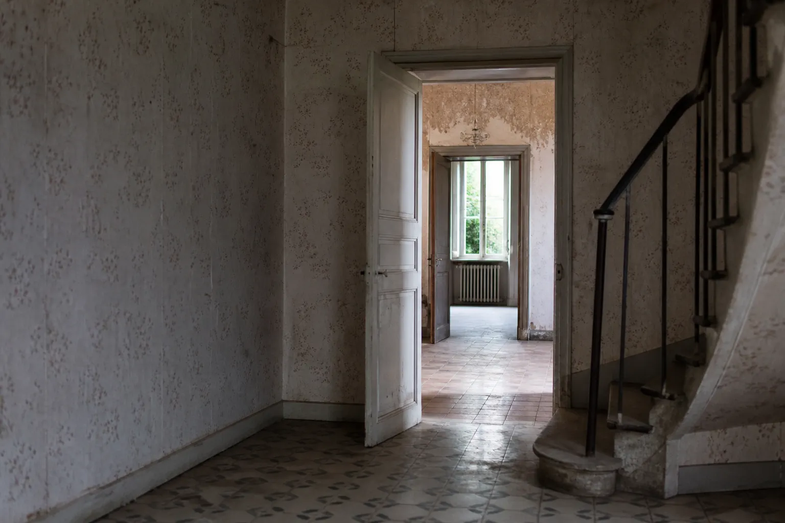 Reconstituer l’histoire de la maison quand personne ne peut la raconter